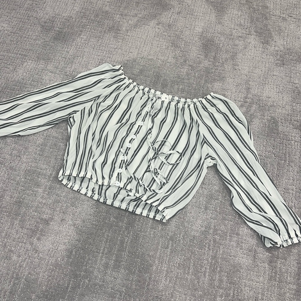 SEEK THE LABEL Striped Off the Shoulder Button up Crop top S Cream Black